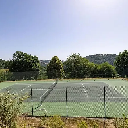 Maison Accueillante Avec Terrasse Pres De Maleville, 50 M², Piscine
