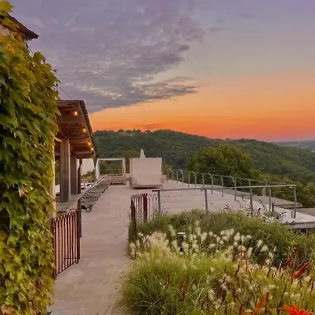 Maison Accueillante Avec Terrasse Pres De Maleville, 50 M², Piscine Maleville
