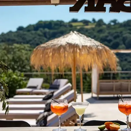 Maison Accueillante Avec Terrasse Pres De Maleville, 50 M², Piscine